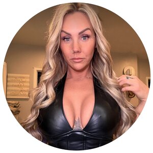 Sara 🖤