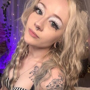 crybaby your e gf😈