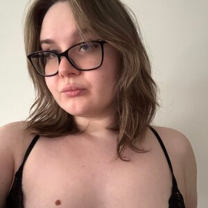 🍑💦 Curvy Nixie Sin 🍑💦