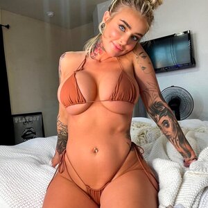 Ashley • Blonde & Tatted 👱‍♀