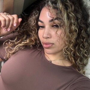 Michi (#1 CUBAN BABE 🧡)