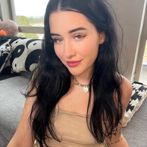 Cara Campbell ♥︎ Weekly livestreams