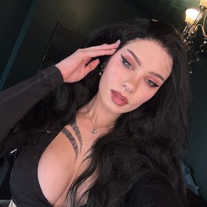 QUEENSQUID 👑