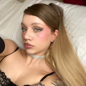 Goddess Alaska🧎🏻
