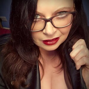 Mature Busty MlLF - 44J Natural Tits