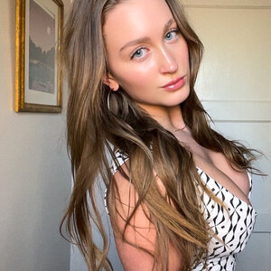 Sara Sky