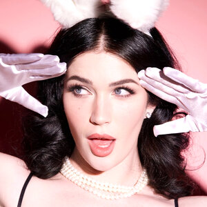 Evelyn Claire