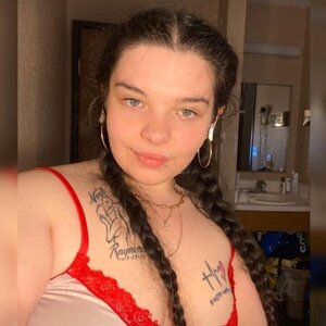 Debbiee🥰