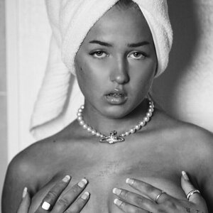 VANESSA SUNDET EXCLUSIVE