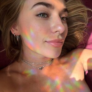 dani fae ☽༓✧*:･ﾟ