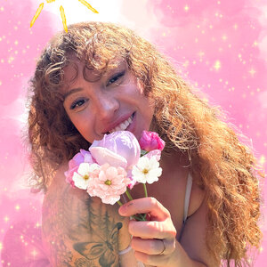 Mae’s peach fan page 🫧