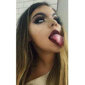 K A L E S  👅🍆