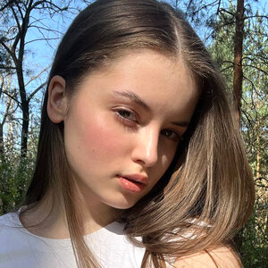 Maya🐝