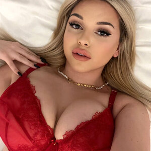 Mia 🌸