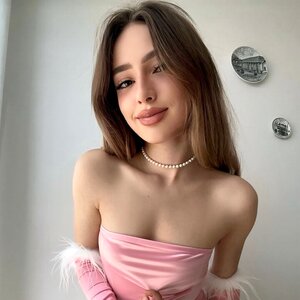 Amelia Criss 🍓💓