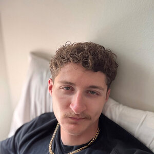 AaronLennoxXx