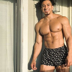 TheShawnRaymond (Free Page)