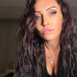 Mistress Dee