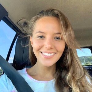 Katya Clover 🍀 natural beauty 💚