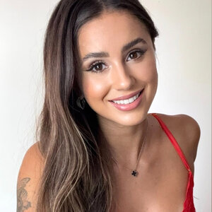 Luna 🇮🇹 DolceVita OnlyFans Profile, Stats & Links | FansCentral