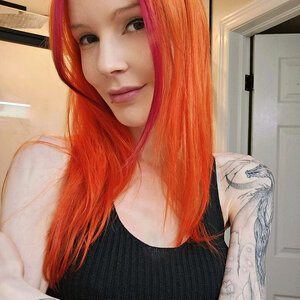 Ruby Soho 🇨🇦 Busty Nerd 💦