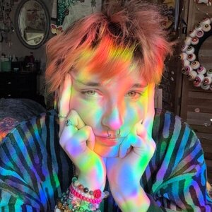 ☻ leo ☹︎